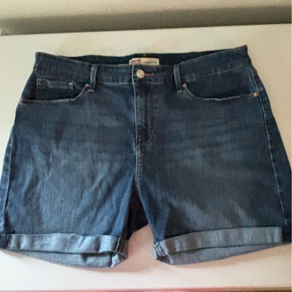 Signature Levi Strauss Denim shorts size 14 - Picture 4 of 4